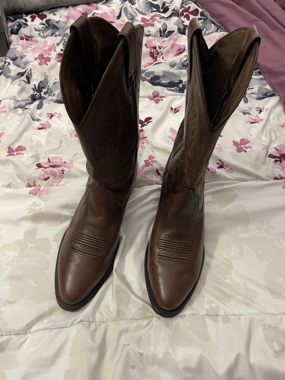 Ariat Men's Brown Leather Cowboy Boots - Classic Western Stitch